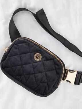 Wantable Quilted Black Crossbody Belt Bag